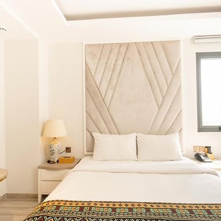 8B Hotel & Spa Хошимин Екстериор снимка