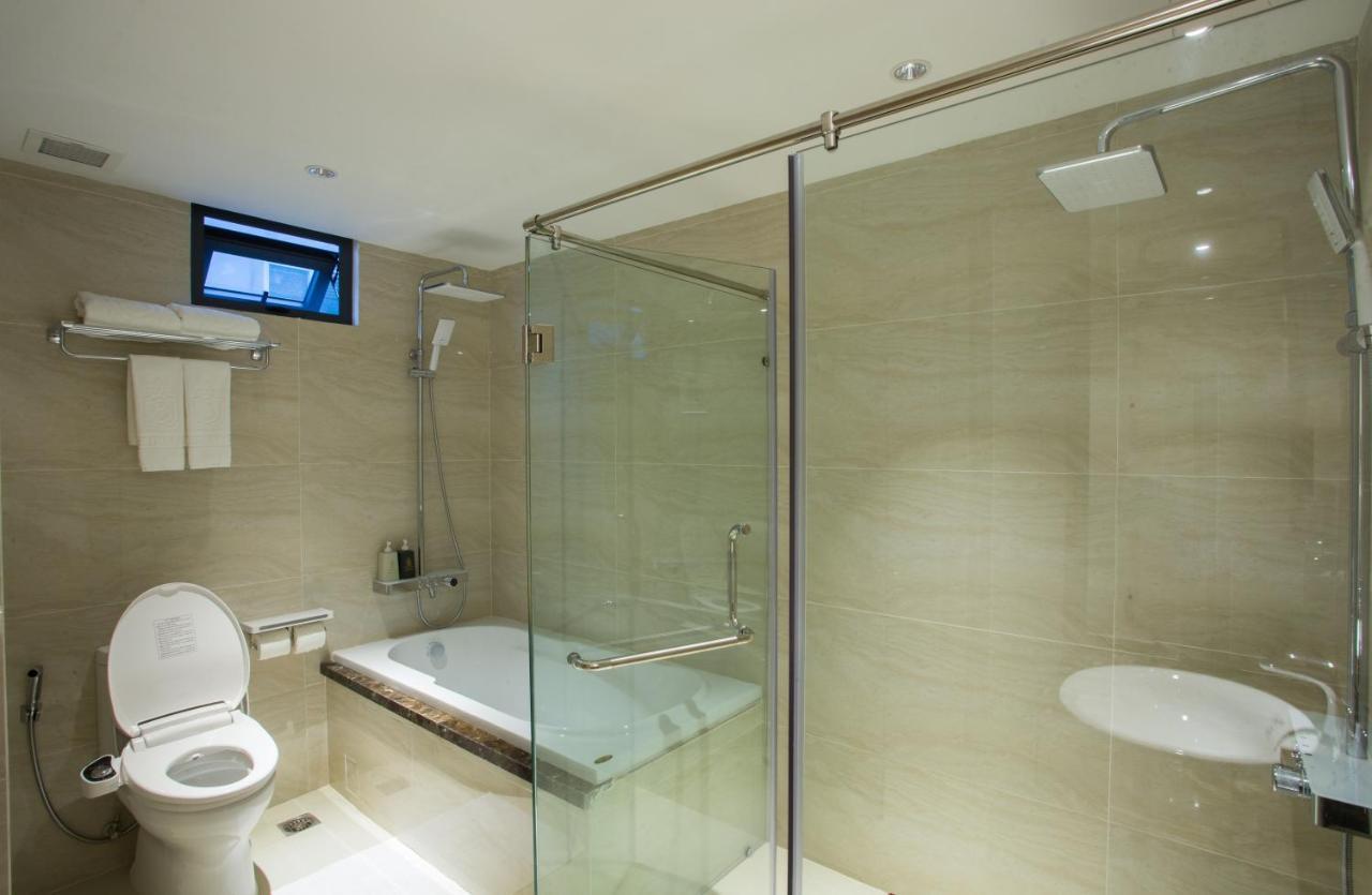 8B Hotel & Spa Хошимин Екстериор снимка