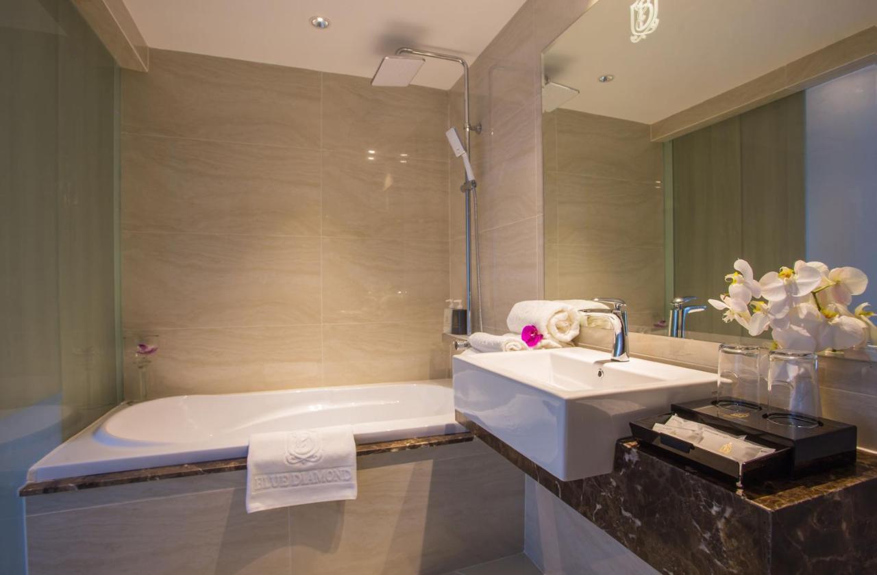 8B Hotel & Spa Хошимин Екстериор снимка