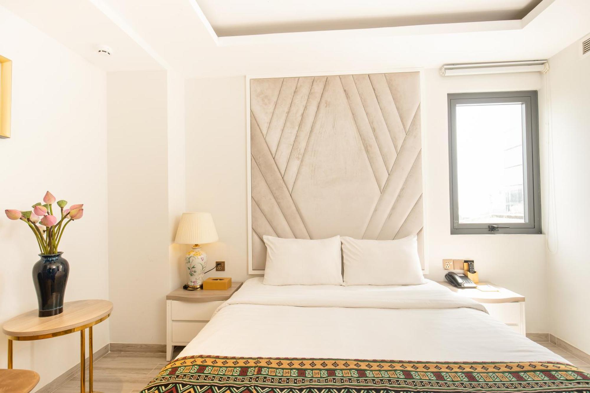 8B Hotel & Spa Хошимин Екстериор снимка