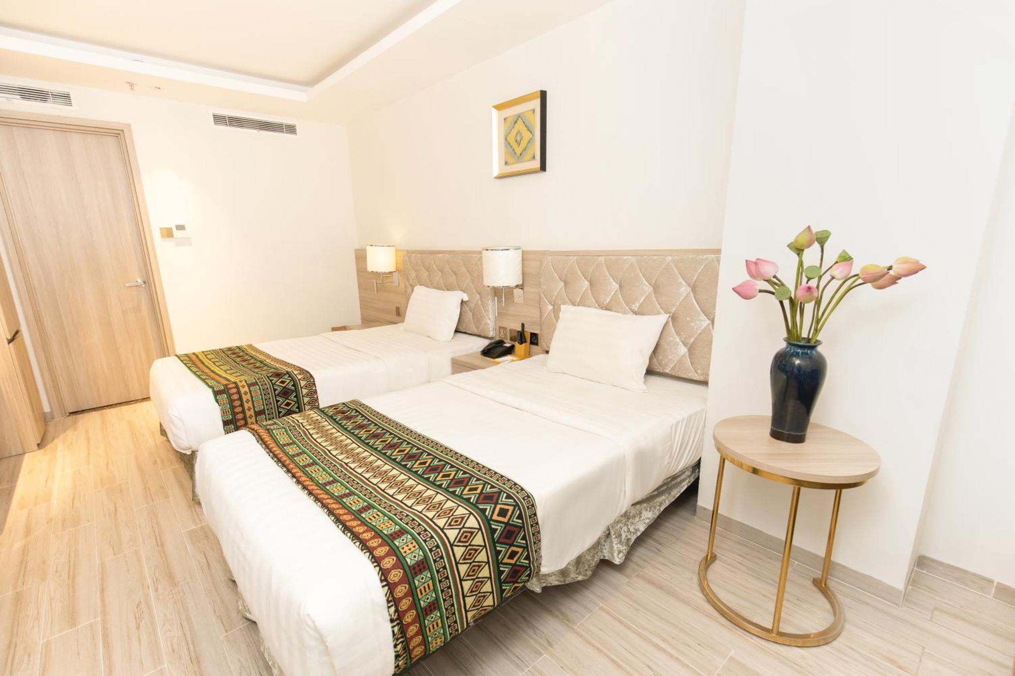 8B Hotel & Spa Хошимин Екстериор снимка